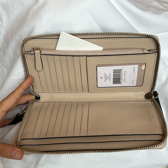 Kate Spade Large Carryall Wristlet Clutch - Picture 3 of 5